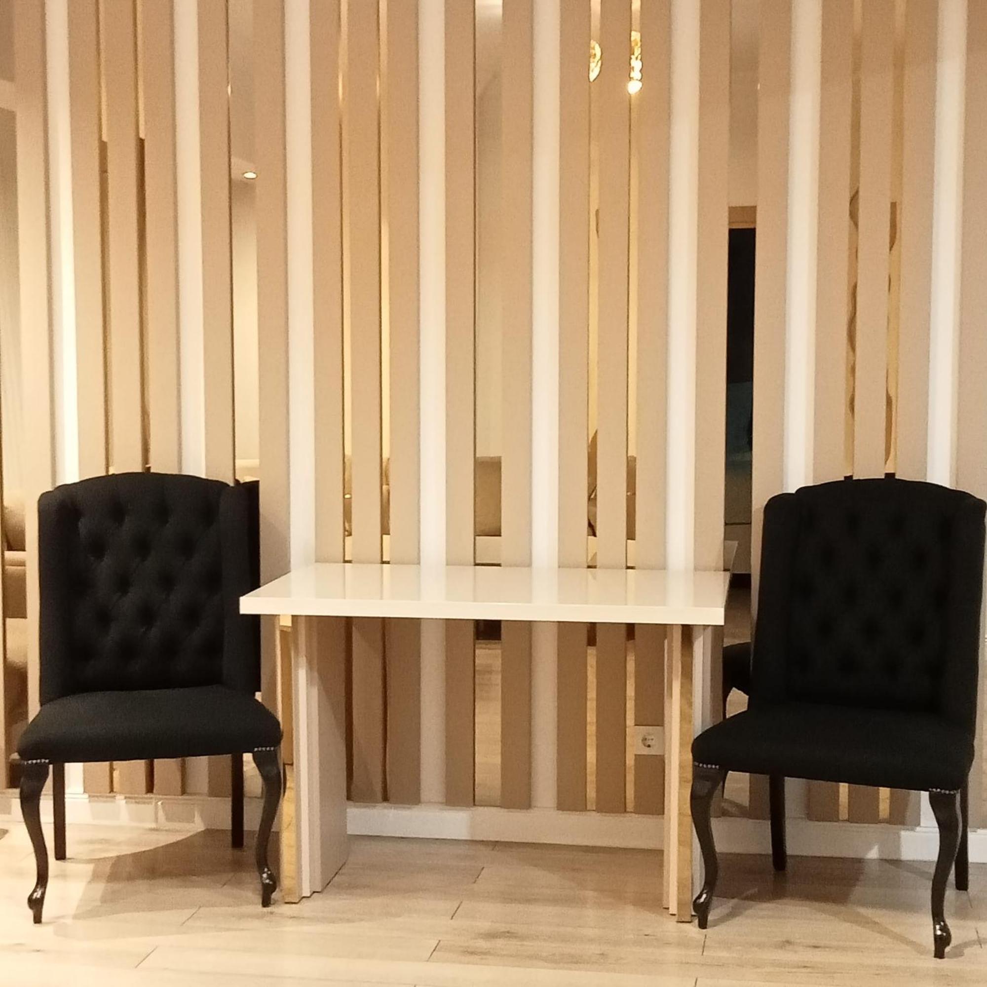 Elegant Suite - Titan Park Bukares Bagian luar foto