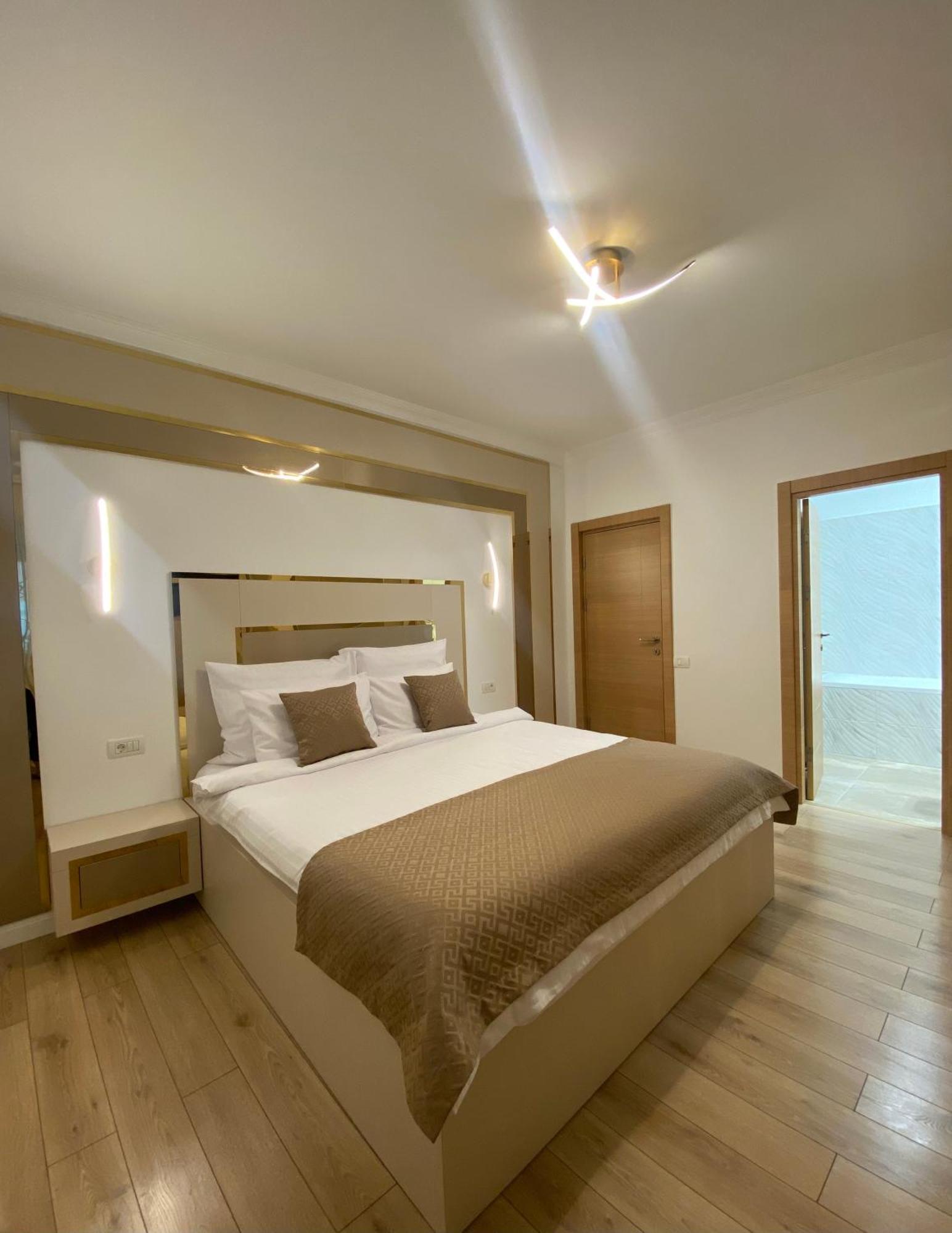 Elegant Suite - Titan Park Bukares Bagian luar foto